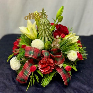 Green Holiday Glow – Bolton Florist Inc, Bolton ON