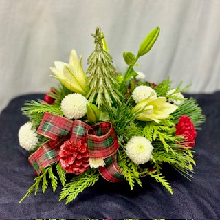 Green Holiday Glow – Bolton Florist Inc, Bolton ON