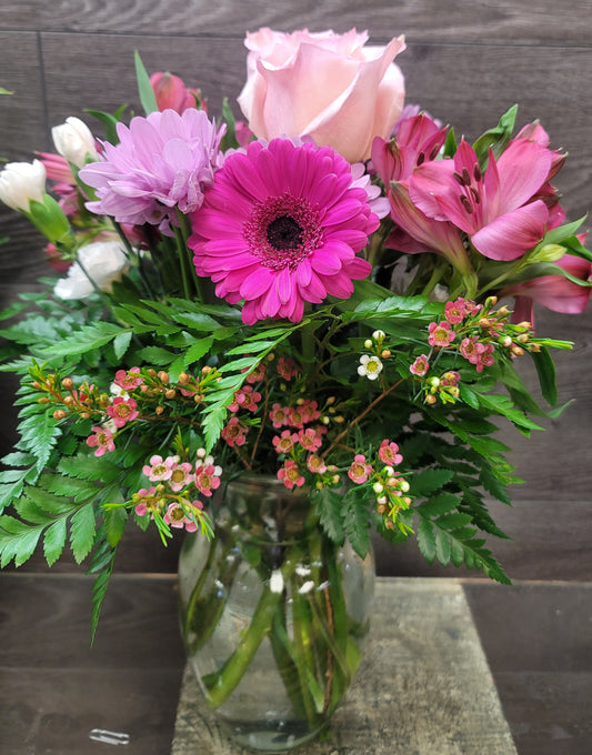 Feeling Pretty –  Bolton Florist Inc, Bolton ON